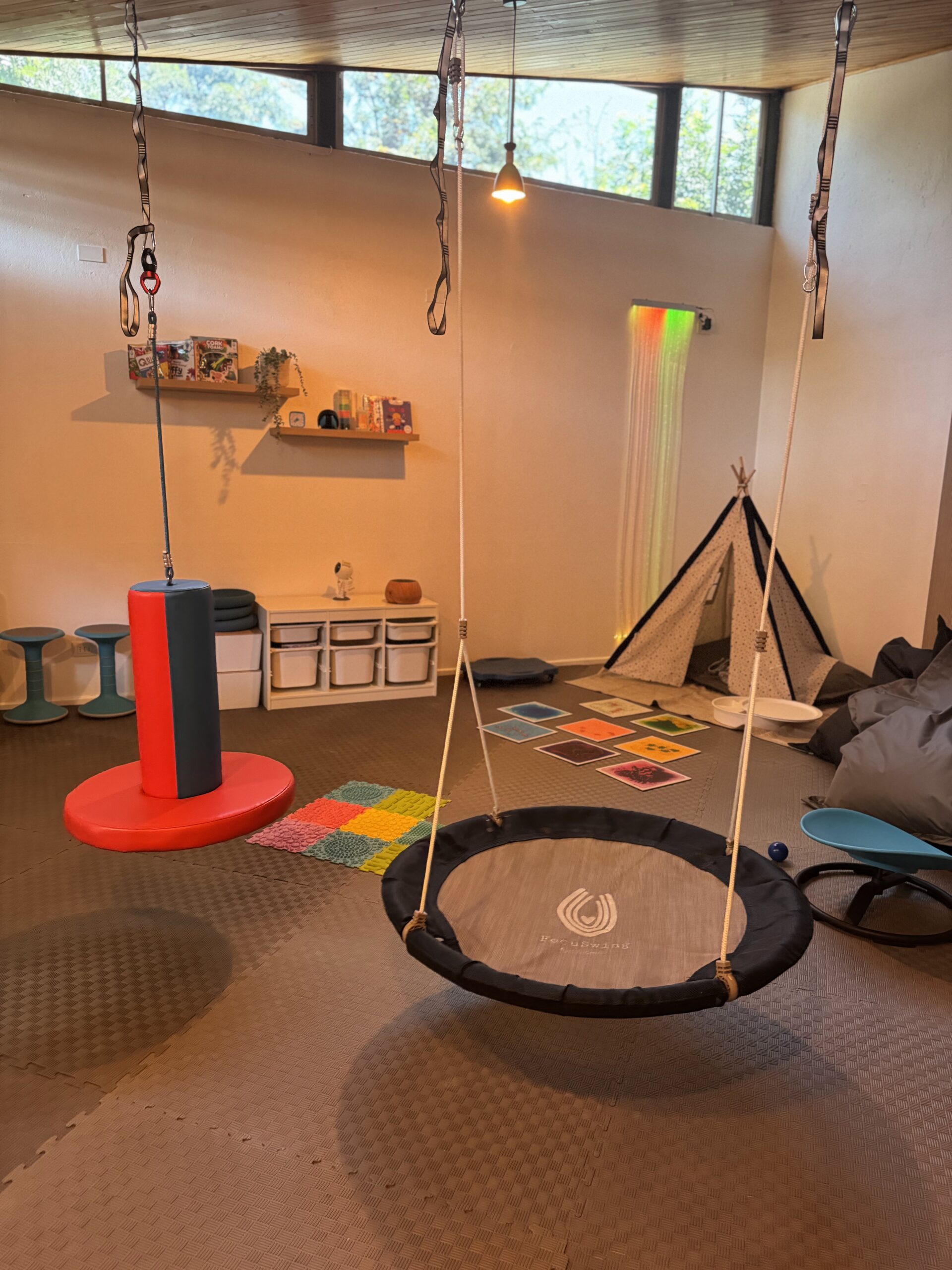 Sala sensorial implementada por Neurobienestar — equipamiento profesional en colegio chileno